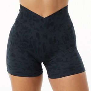 NWT Alphalete Surface Power Short 5”